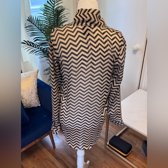 Chevron Patterned Lightweight Women's Top Camisole - Picture 14 of 15